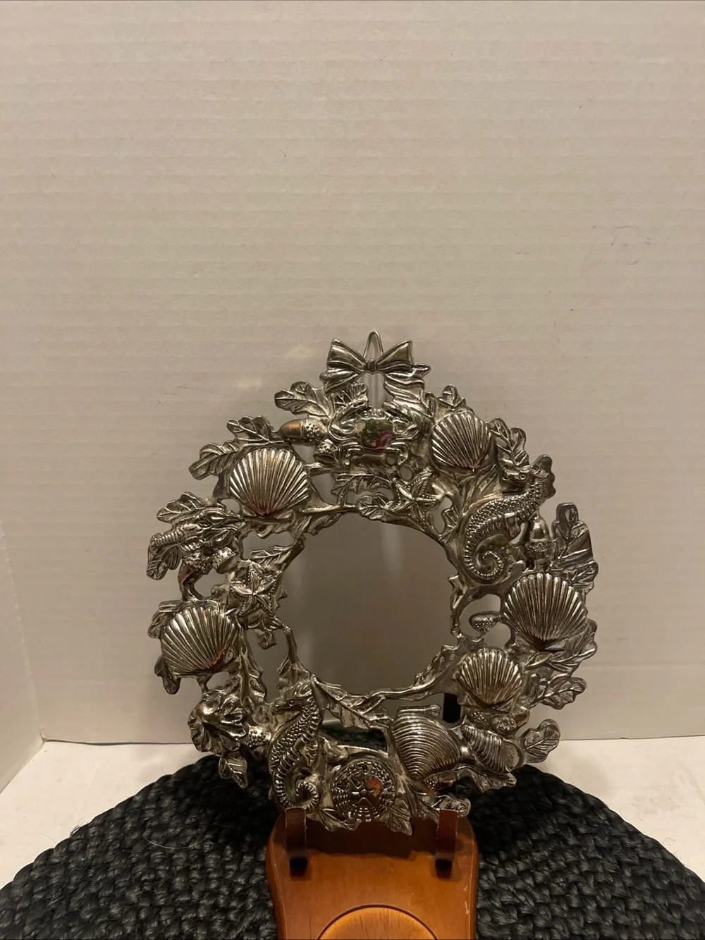 Vintage Ornate Silver Shell & Seahorse Decorative Wall wreath